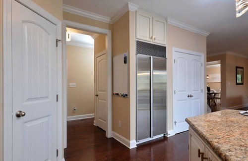 Durham Casa | Spacious 5 Bedroom House, Walk to the Eno River & Trails, 10 min from Duke/RTP
