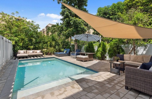 Coral Way Casa | Spacious 5-bedroom house Best Location