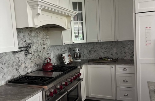 Waban Casa | Spacious 5-bedroom house with theatre and gym