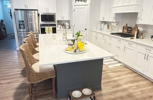 Ogden Casa | Spacious 5-bedroom house in the country. Lakes & mountains within 15 minutes.