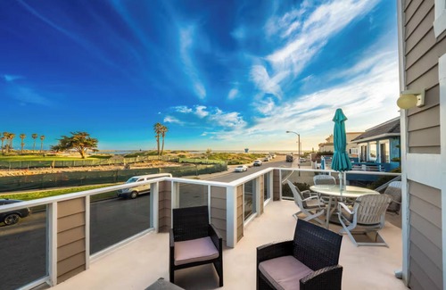Oxnard Shores Casa | Spacious 5-bedroom house in serene Oxnard