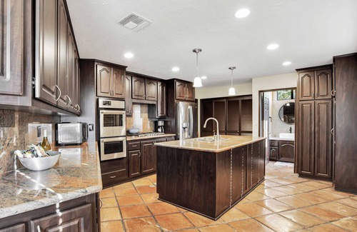 Malibu Casa | Spacious 5-bedroom nature retreat in the Santa Monica Mountains of Malibu