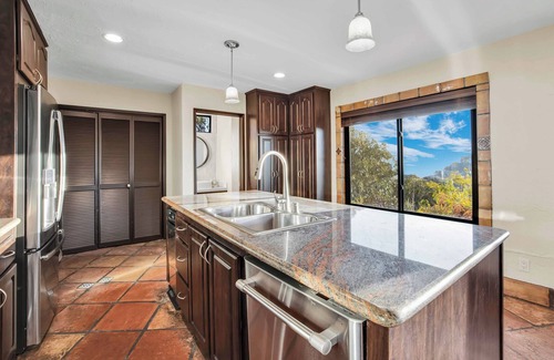 Malibu Casa | Spacious 5-bedroom nature retreat in the Santa Monica Mountains of Malibu