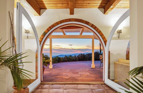 Malibu Casa | Spacious 5-bedroom nature retreat in the Santa Monica Mountains of Malibu