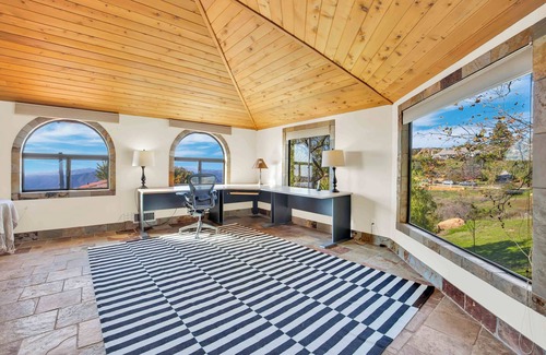 Malibu Casa | Spacious 5-bedroom nature retreat in the Santa Monica Mountains of Malibu
