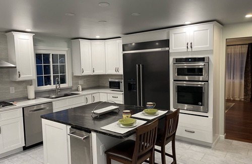 Erie Casa | Spacious 5 Bedroom Newly Remodeled Retreat