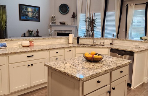 Pecan Grove Casa | Spacious 5-bedroom Retreat with WiFi, AC