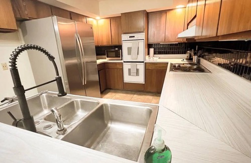 East Memphis Casa | Spacious 5-Bedroom Retreat in Memphis with Hot Tub, Game Room and BBQ