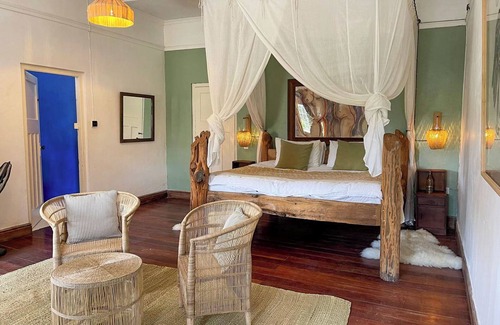 Naivasha Otro | The Sanctuary Farm house / Lake View / wildlife
