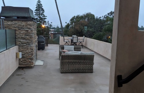 Old Towne Casa | Spacious 5-bedroom townhome in charming Seal Beach with WiFi, AC