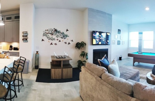 Arlington Casa | Spacious 5-bedroom townhome with WiFi, fitness room in charming Arlington