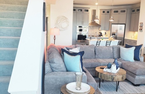 Arlington Casa | Spacious 5-bedroom townhome with WiFi, fitness room in charming Arlington