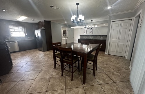 Bridge City Casa | Spacious 5 bedroom home in Bridge City