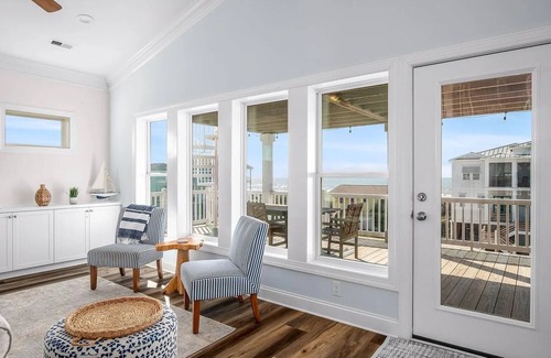 Holden Beach Casa | Spacious 5 bedroom 5 bath House with pool and direct access to the beach.