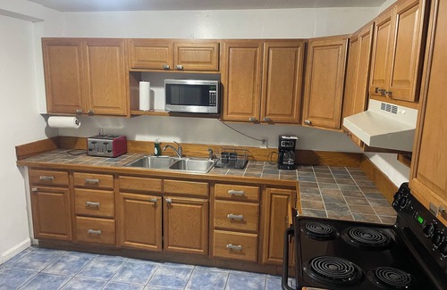 Sandalwood Casa | Spacious 5-bedroom house in amazing Jacksonville with AC, WiFi