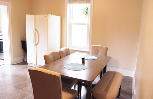 Phoenixville Casa | Spacious 5-bedroom townhome in Phoenixville walkable to downtown