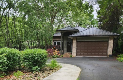 Royal Pines Casa | Spacious 5-bedroom house in South Asheville/Arden 4500sqft of fun, sleeps 10+