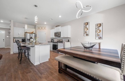 Summerville Casa | Spacious 5-bedroom house in welcoming Summerville with WiFi, AC