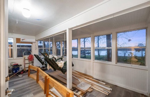 Oakhurst Casa | Spacious 5-bedroom waterfront house in charming Huntsville