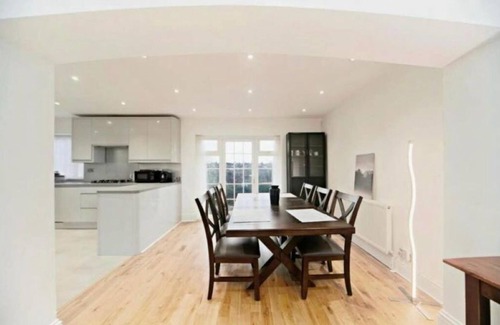 Purley Casa | Spacious 5 Bedrooms Family Detached House in Purley 23 min to Central London