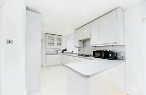 Purley Casa | Spacious 5 Bedrooms Family Detached House in Purley 23 min to Central London