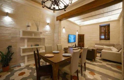 Sliema Villa | Spacious 5-bedrooms House with large Terrace/BBQ