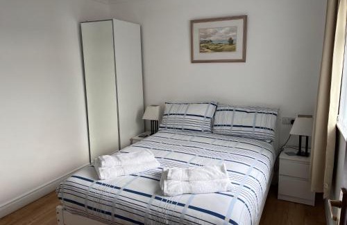 Lisburn Casa | Spacious 5 double bed bedroom bungalow near Belfast
