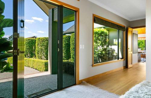 Nukuhau Casa | Spacious 5-Star Home with Pool