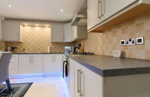 Sunderland Casa | Spacious 5B Sunderland Home for Groups and Families