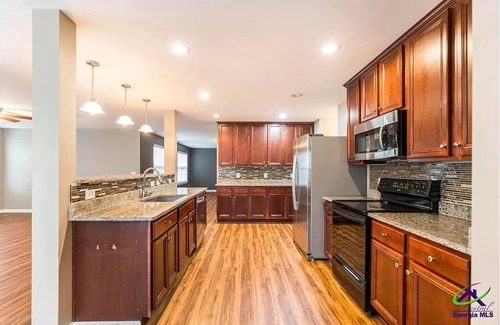 Warner Robins Casa | Spacious 5BR 3.5 Bth Home Near Buc-ee’s, WR AFB, Watson Blvd & I-75