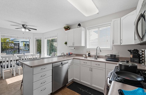 Sherwood Park Casa | Spacious 5BR Family Retreat in Sherwood Park