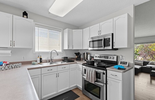 Sherwood Park Casa | Spacious 5BR Family Retreat in Sherwood Park