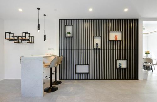 Kingsgrove Casa | Spacious 5BR Family Haven in Kingsgrove for 12ppl