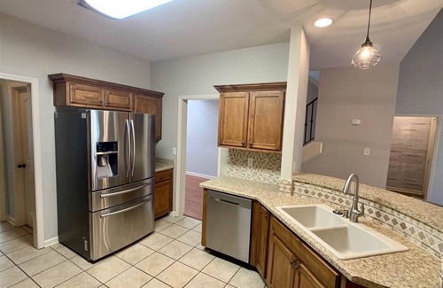 Arlington Casa | Spacious 5BR Family & Pet-Friendly Home 25 min to Downtown, Graceland & Shopping