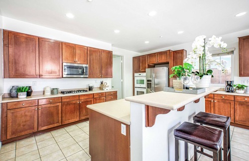 Southridge Village Casa | Spacious 5BR Home with Stunning Views in Fontana, Garage & Washer/Dryer #41210