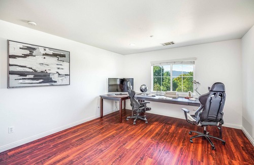 Southridge Village Casa | Spacious 5BR Home with Stunning Views in Fontana, Garage & Washer/Dryer #41210