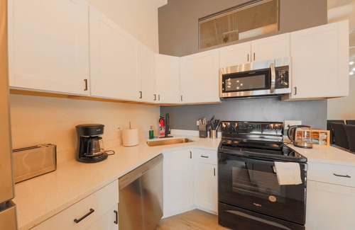 Near South Side Apartamento | Spacious 5BR Luxury Suite - Near McCormick Place