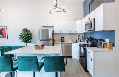 Near South Side Apartamento | Spacious 5BR Luxury Suite - Near McCormick Place