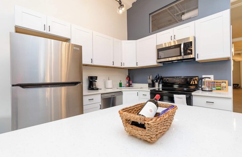 Near South Side Apartamento | Spacious 5BR Luxury Suite - Near McCormick Place