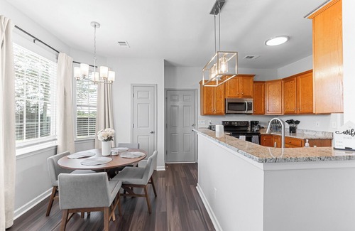 Warner Robins Casa | Spacious 5BR Retreat Sleeps 14 Huge Yard!