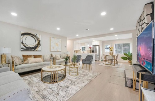 Crest Casa | Spacious 5BR Retreat-Sleeps 10+