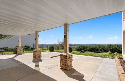 Bismarck Casa | Spacious 5BR River Retreat - Pool, Sauna, Golf & Stunning Views