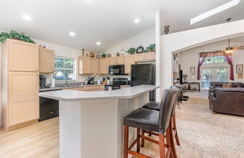Orange Tree Casa | Spacious 5BR Villa w/ South-Facing Pool, Spa & Game Room Near Disney