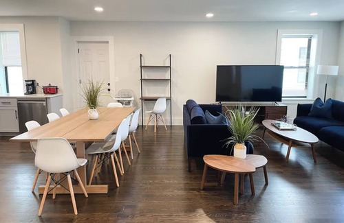 Neponset - Port Norfolk Apartamento | Spacious 6 bed, Close to City, Roof deck!