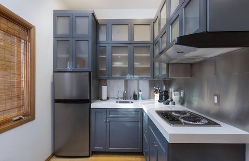 Beverly Hills Casa | Spacious 6-bedroom house with AC, WiFi in amazing West Hollywood