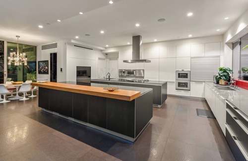 Beverly Hills Casa | Spacious 6-bedroom house with AC, WiFi in amazing West Hollywood