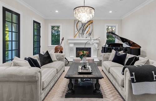 Thousand Oaks Casa | Spacious 6-bedroom Private Gated Home with WiFi and AC in amazing Thousand Oaks