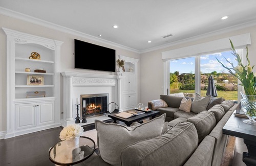 Thousand Oaks Casa | Spacious 6-bedroom Private Gated Home with WiFi and AC in amazing Thousand Oaks