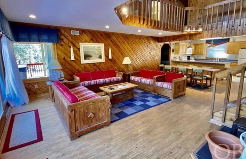 Currituck County Casa | Spacious 6 Bedroom, 3000 sq ft, w/ NEW HOT TUB, close to the beach!