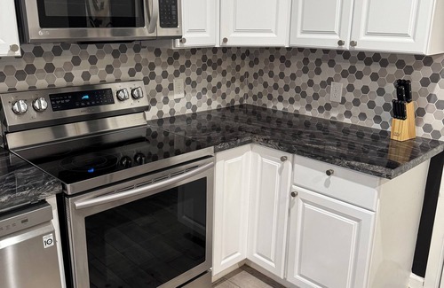 OST - South Union Casa | Spacious 6-bedroom 6-Bathroom Near Med Center Houston. Sleeps 12